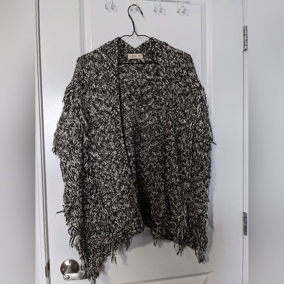 Hollister Sweaters - Hollister knit shawl